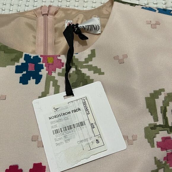 NEW- Valentino- 40 - Picture 5 of 7